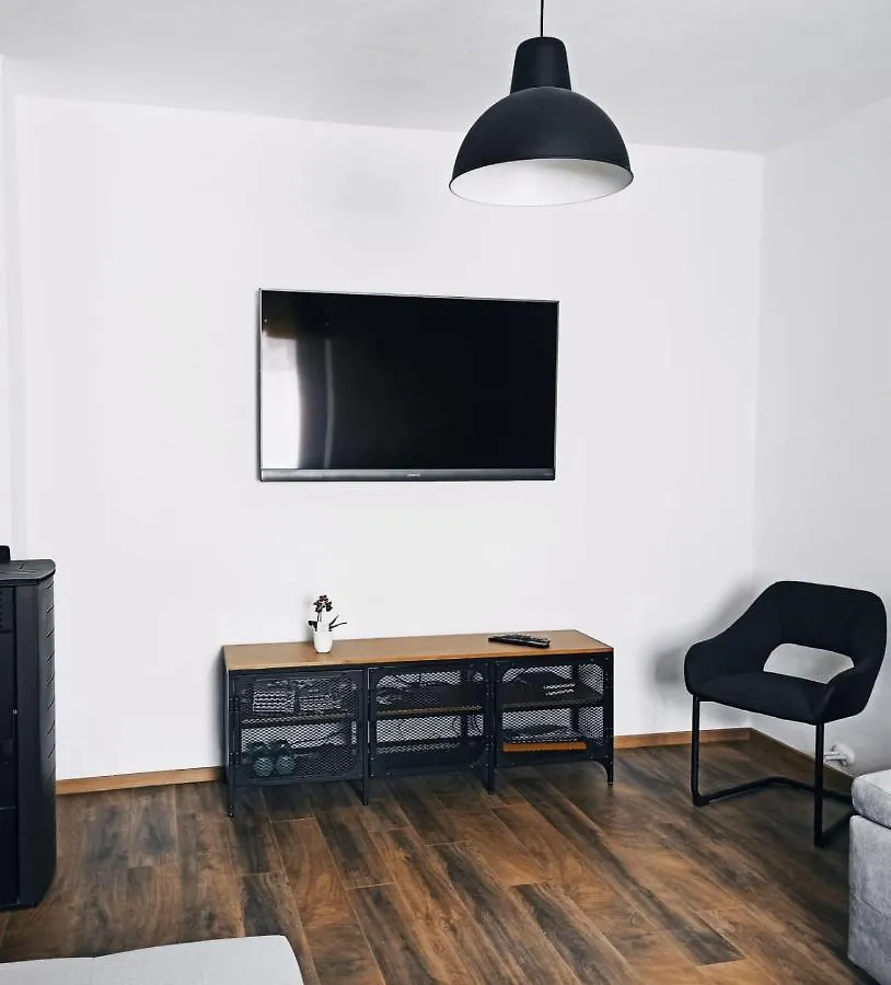 Modern Family Apartment Zara Pakostane