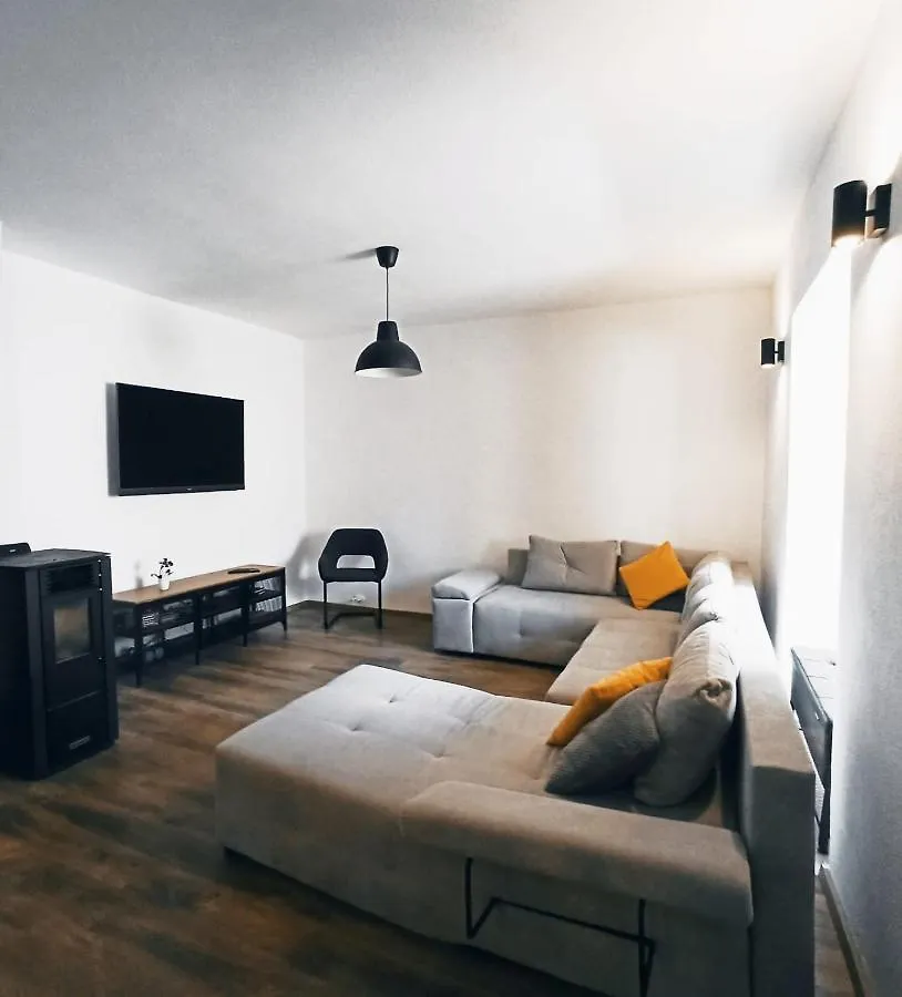 Modern Family Apartment Zara Pakostane