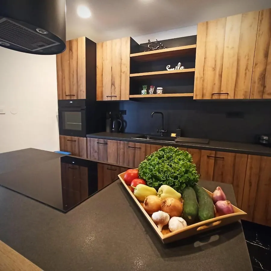 Modern Family Apartment Zara Pakostane