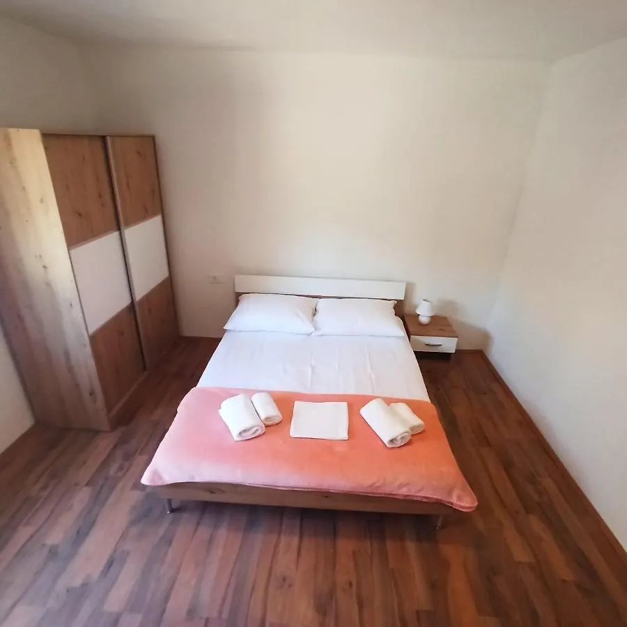 Modern Family Apartment Zara Pakostane