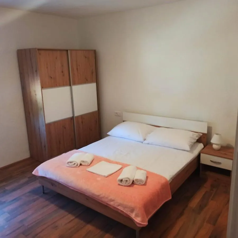 Modern Family Apartment Zara Pakostane Croatia