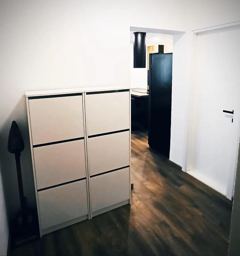 Modern Family Apartment Zara Pakostane 0*,